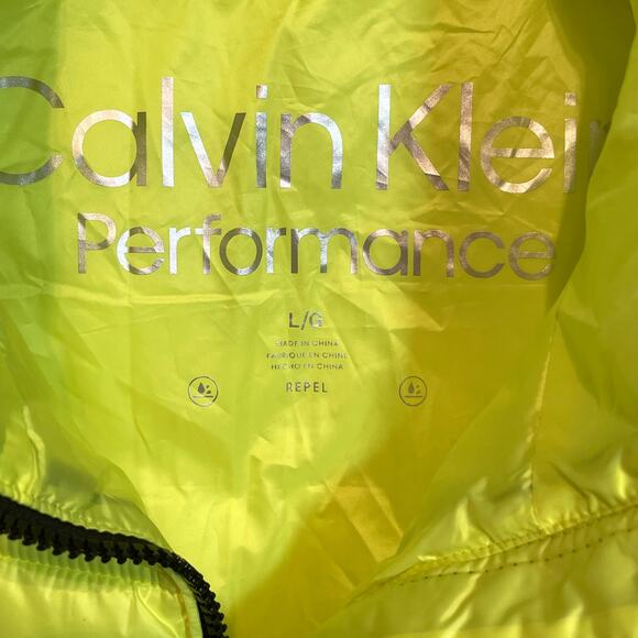 Calvin Klein Women's Cropped Mock-Neck Zip-up Vest, safety yellow, Large - Picture 2 of 6